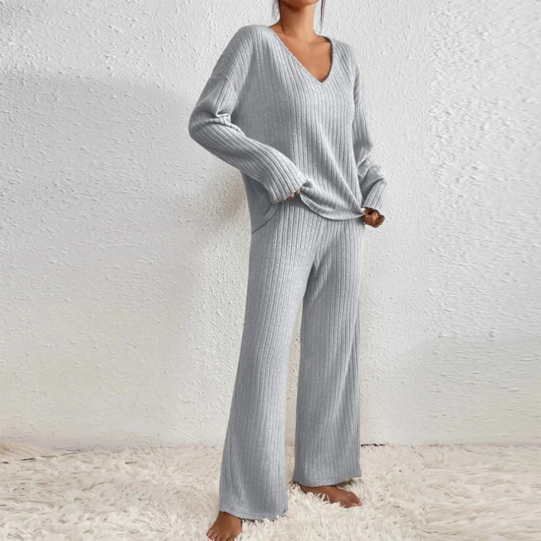Freya | Completo due pezzi in maglia a coste con scollo a V, confortevole