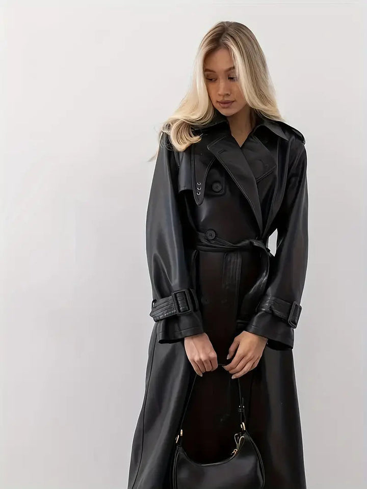Karolin | Eleganter und markanter Trenchcoat aus Kunstleder