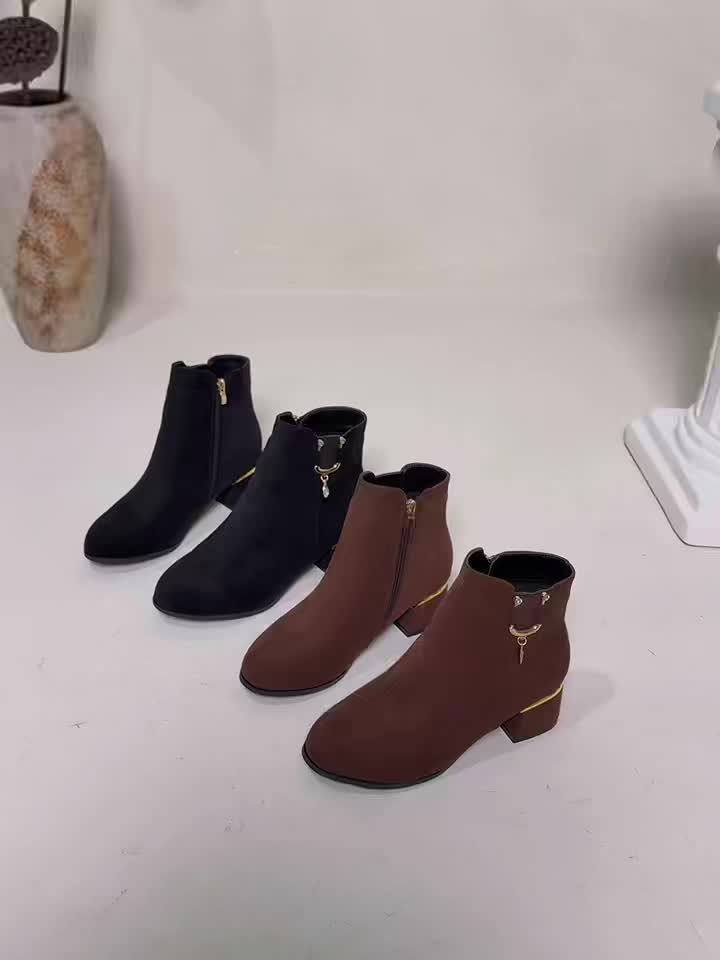 Leonie | Stylish Suede Chelsea Ankle Boot with Block Heel