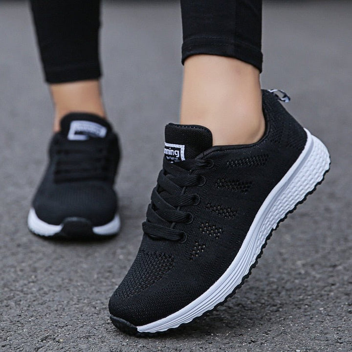 Sarah | Stilvolle und atmungsaktive orthopädische Schnürsneaker