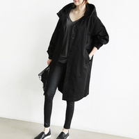 Clara | Trench-coat à capuche, raffiné et protecteur