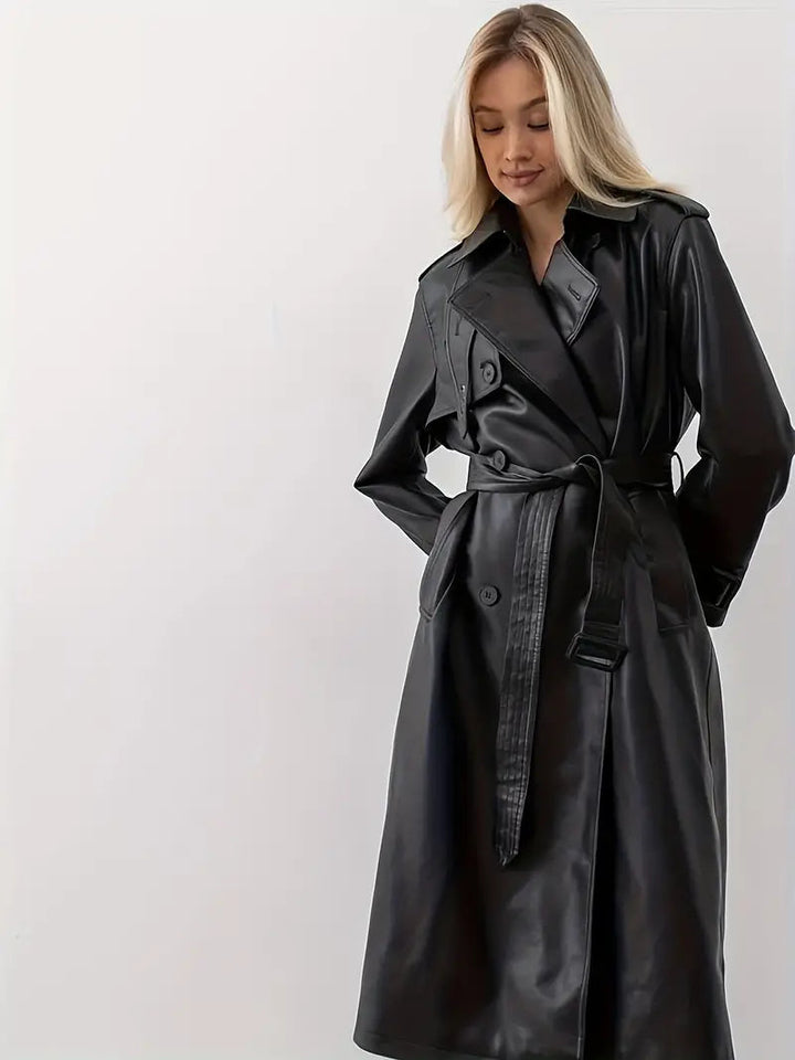 Karolin | Eleganter und markanter Trenchcoat aus Kunstleder