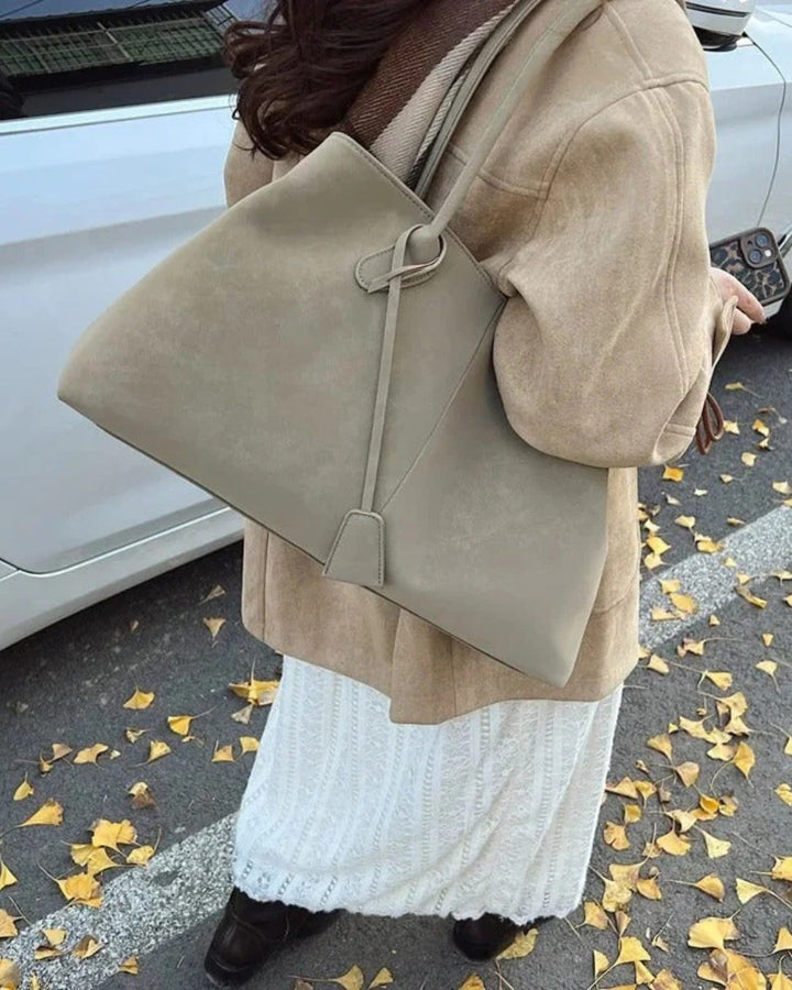 Charlotte | Elegant Minimalist Tote Bag 3