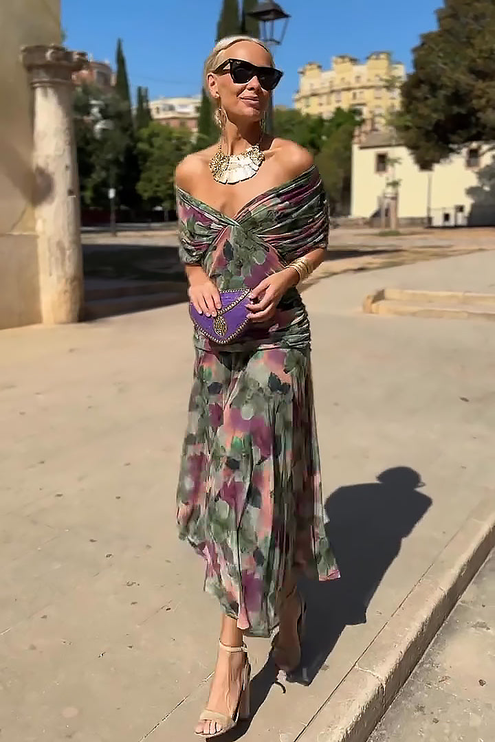 Evelina | Elegant Plus Size Maxi Dress – Flattering V-Neck for Formal Occasions 3