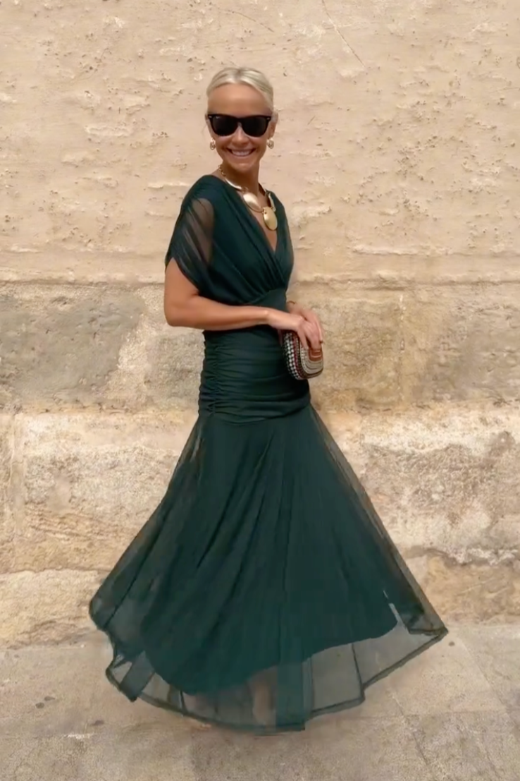 Evelina | Elegant Plus Size Maxi Dress – Flattering V-Neck for Formal Occasions 8