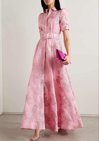 Robe élégante à manches bouffantes boutonnée