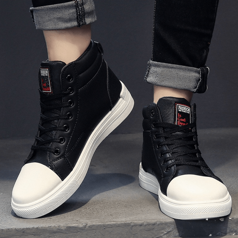 Levi | Stylish and elegant sneaker 1