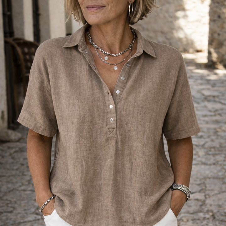 Lucy | Comfortable and elegant old style summer blouse 0