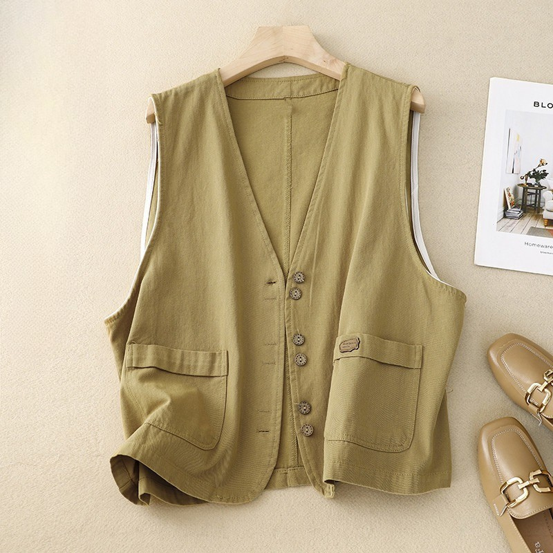 Margo | Relaxed Button Vest 2