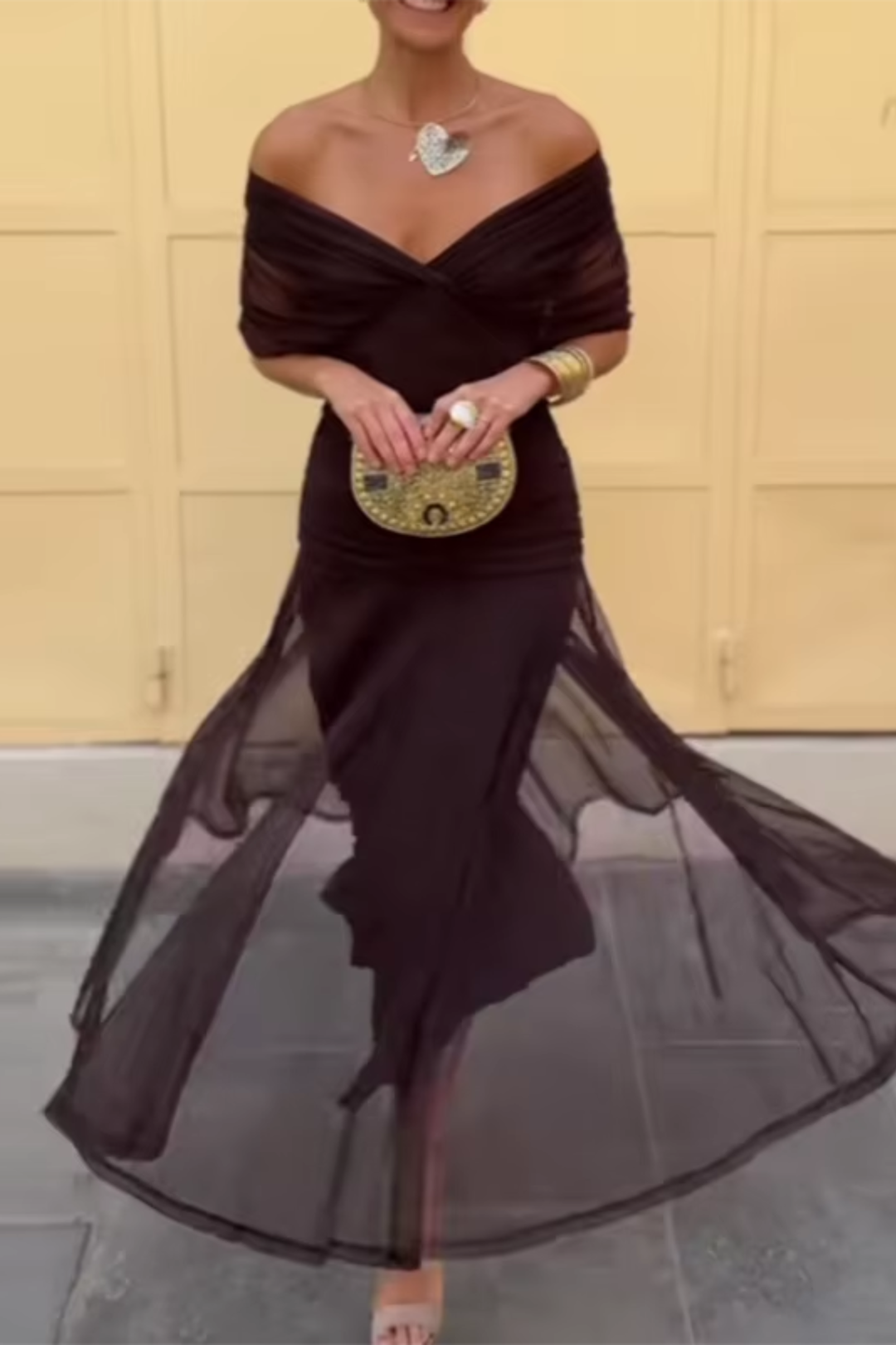 Nicole | Elegant V-Neck Maxi Dress with Pleated Waist 3