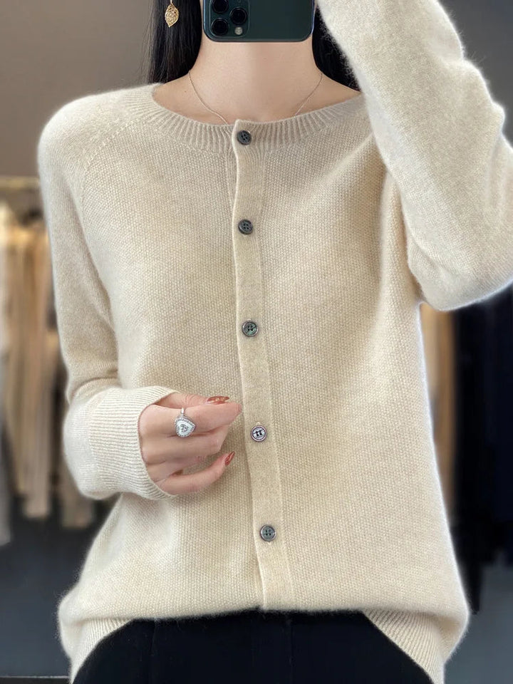 Sara | Timeless & Sophisticated Women's Buttoned Cardigan 2