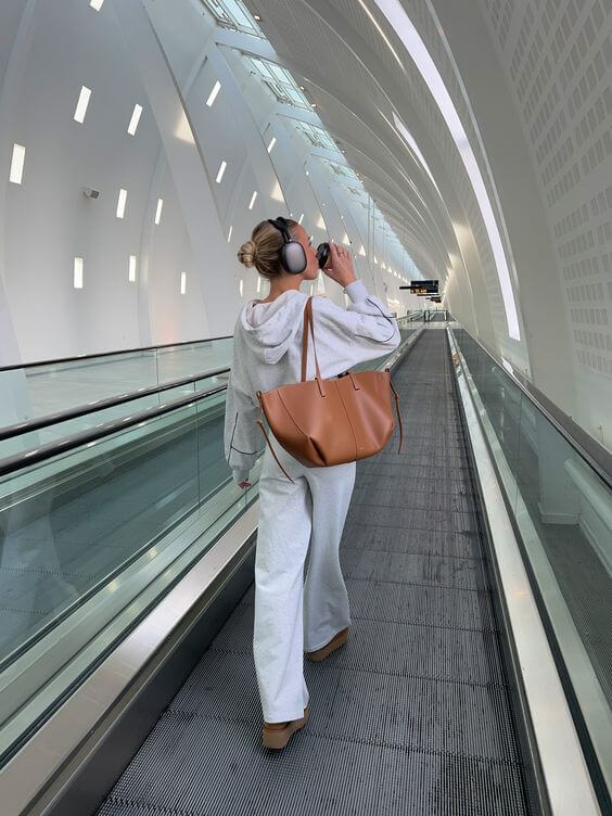 Valeria | Elegant And Spacious Vintage Tote Bag 5