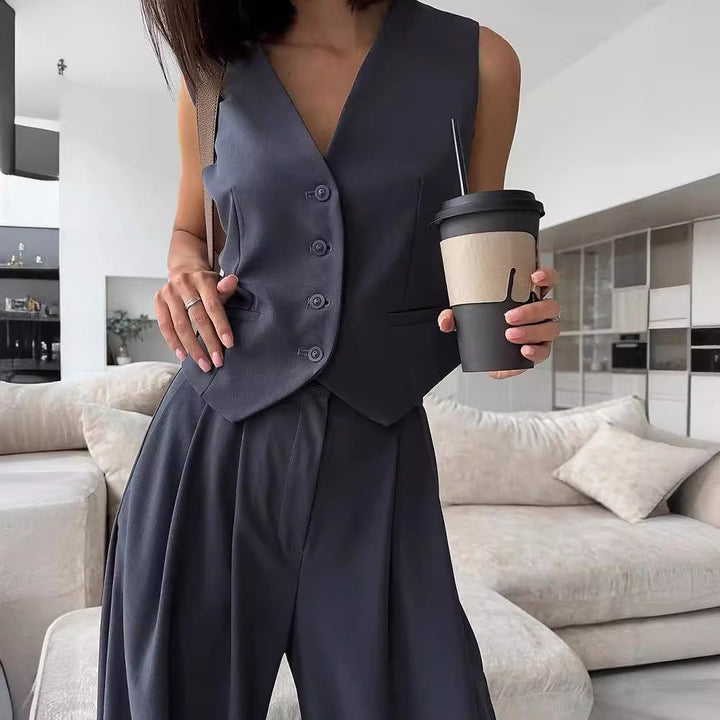 Women's elegant vest with a comfortable cut, down 2