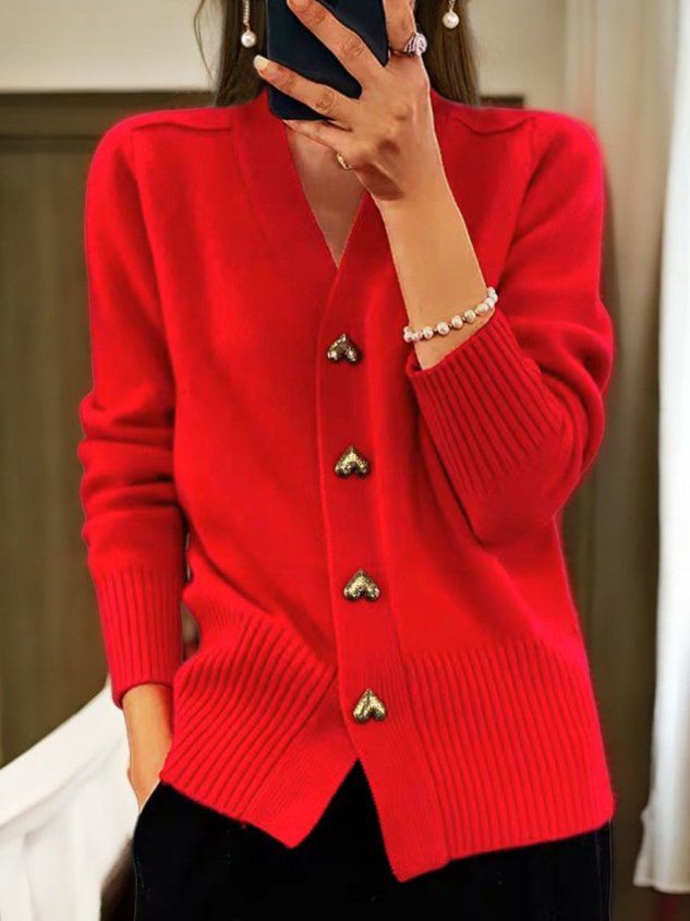 Isabella | Weicher und romantischer Strickcardigan mit Herzknöpfen
