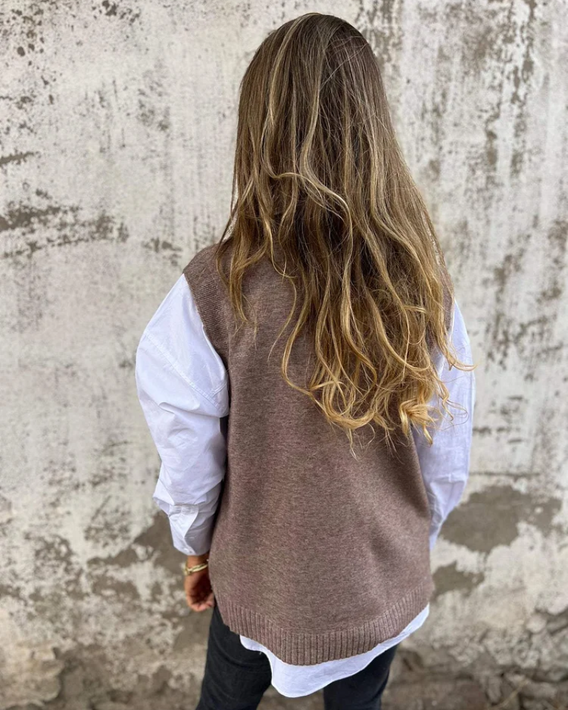 Sofia | Klassische und leichte Strickweste